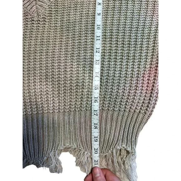 Main Strip Cropped V-Neck Sweater Distressed Hem Two-Toned Pink Tan - Picture 5 of 5